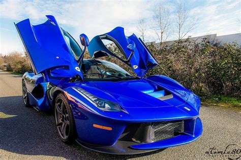 pictures of blue ferraris